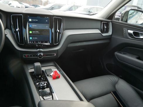 Certified 2025 Volvo XC60 B5 Plus image 13