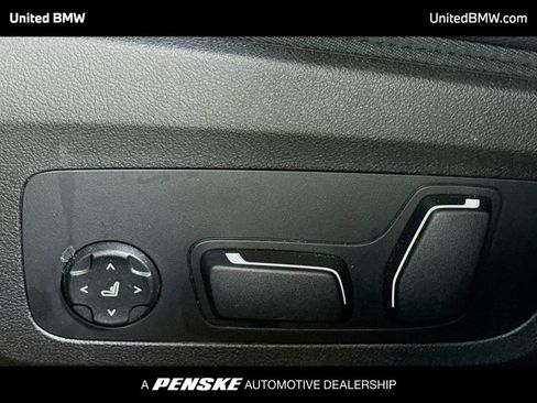 Used 2025 BMW 330i Sedan image 4