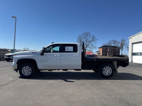Used 2023 Chevrolet Silverado 2500 LT image 3