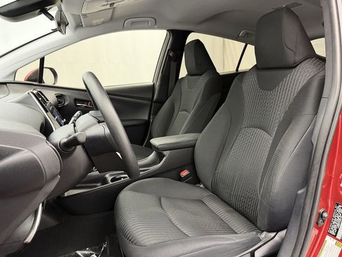 Used 2017 Toyota Prius Two image 5