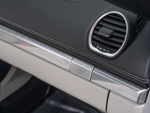 Used 2025 Porsche 718 Boxster image 31