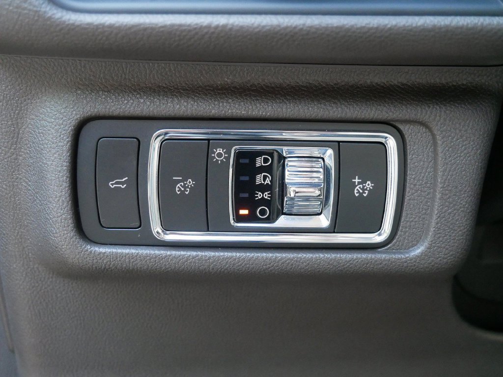 Used 2021 Lincoln Corsair AWD w/ Equipment Group 101A image 17
