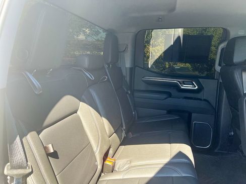 Used 2023 GMC Sierra 1500 SLT w/ X31 Off-Road Package AWD/4WD image 26