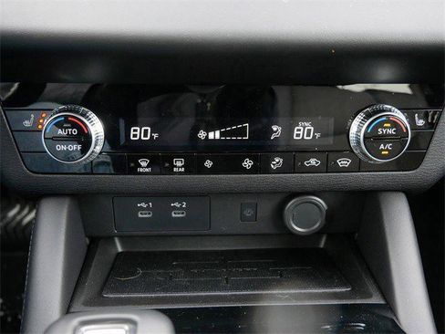 Used 2025 Mitsubishi Outlander SE image 21