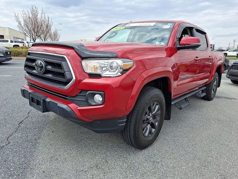 Used 2022 Toyota Tacoma SR5 w/ Technology Package RWD image 4