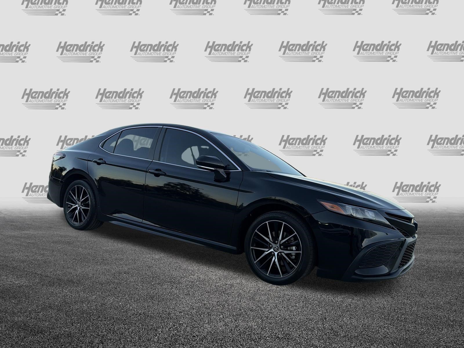 Used 2024 Toyota Camry SE w/ Convenience Package FWD image 2