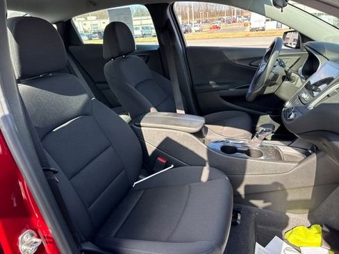 Used 2024 Chevrolet Malibu LT image 12
