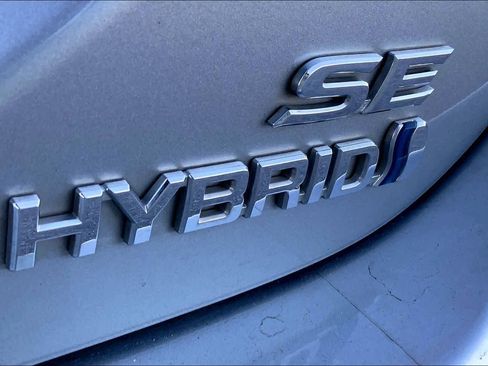 Used 2023 Toyota Camry SE image 10