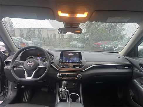 Used 2024 Nissan Altima 2.5 SV image 20