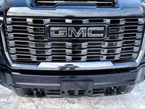 Used 2024 GMC Sierra 2500 Denali Ultimate image 32