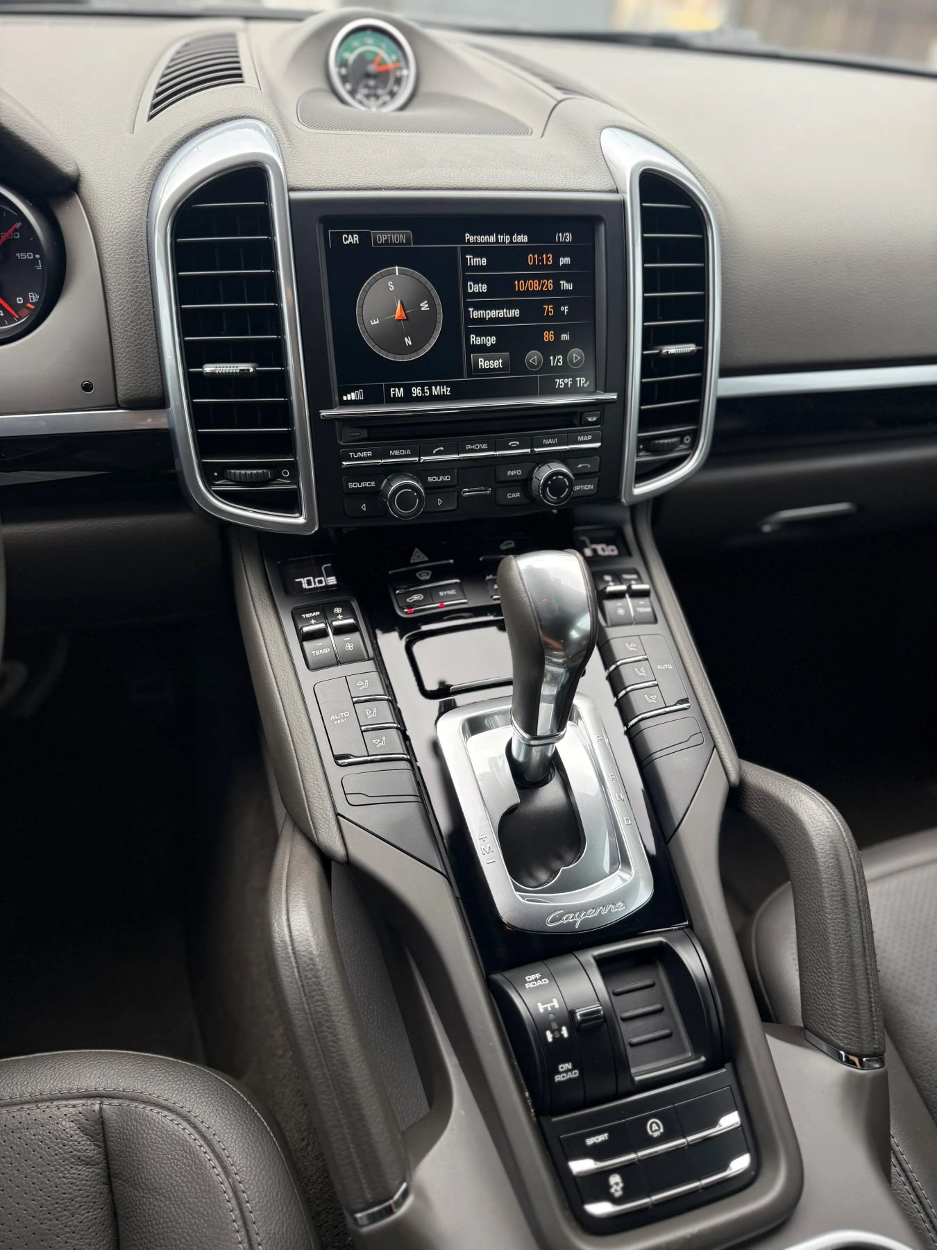 Used 2016 Porsche Cayenne AWD/4WD image 14