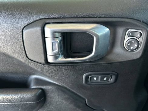 Used 2022 Jeep Gladiator Sport AWD/4WD image 14