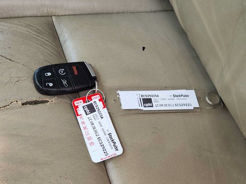 Used 2014 Jeep Grand Cherokee Limited RWD image 33