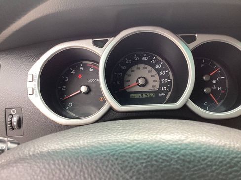 Used 2005 Toyota 4Runner SR5 RWD image 9
