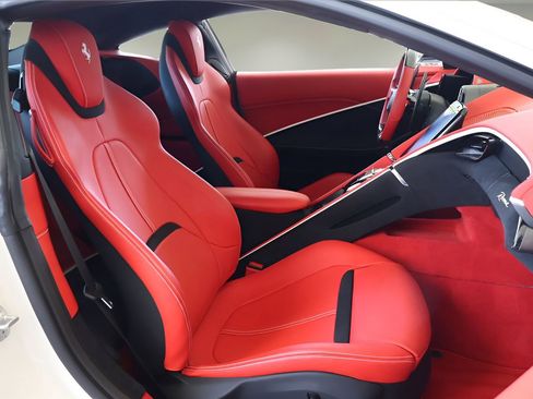 Used 2023 Ferrari Roma RWD image 17