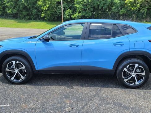 Used 2024 Chevrolet Trax RS w/ Driver Confidence Package FWD image 7
