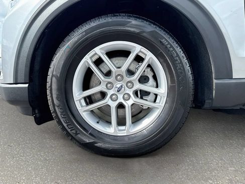 Certified 2025 Ford Explorer Active RWD image 31