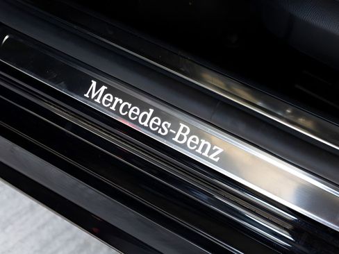 Used 2022 Mercedes-Benz S 580 4MATIC Sedan w/ AMG Line Package image 48