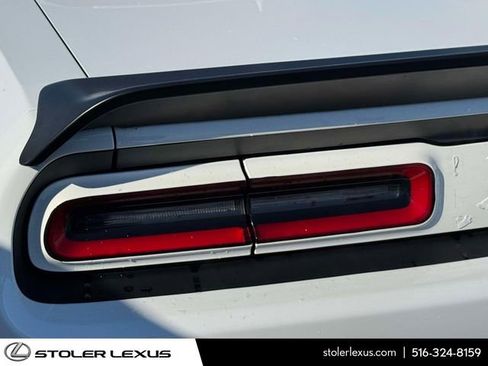 Used 2016 Dodge Challenger R/T Scat Pack w/ Leather Interior Group RWD image 10