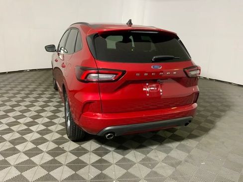 Used 2024 Ford Escape ST-Line w/ Cold Weather Package FWD image 9
