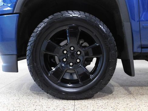 Used 2017 GMC Sierra 1500 SLE w/ Elevation Edition AWD/4WD image 18