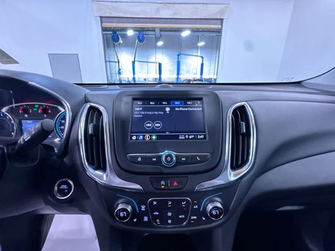 Used 2023 Chevrolet Equinox LT FWD image 23