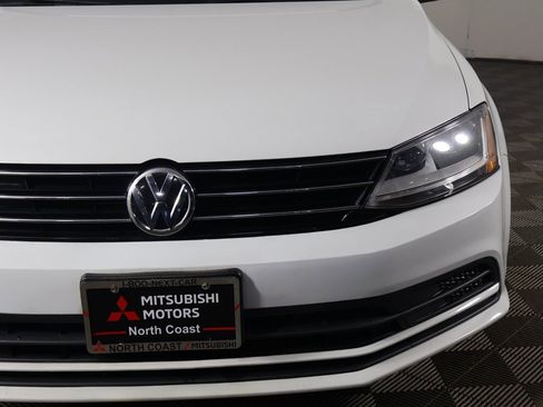Used 2017 Volkswagen Jetta SE image 13