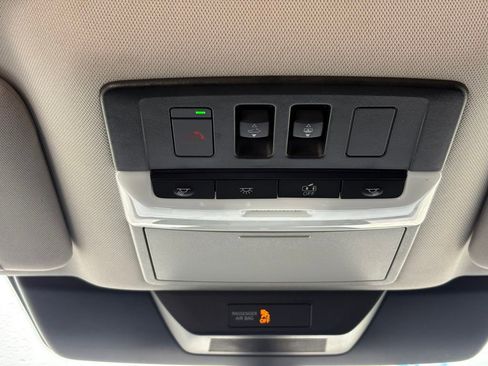 Used 2024 Nissan Pathfinder SL w/ SL Premium Package image 21