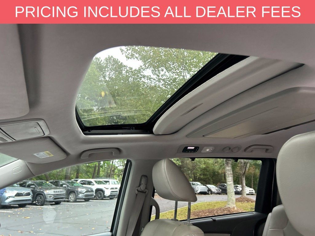 Used 2016 Honda Odyssey Touring Elite image 17