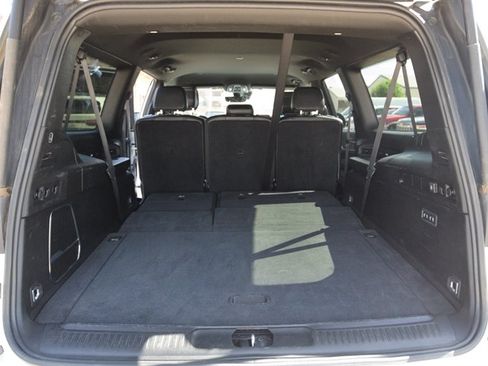 Used 2024 Jeep Wagoneer L Series II w/ Flexible Seating Group AWD/4WD image 32