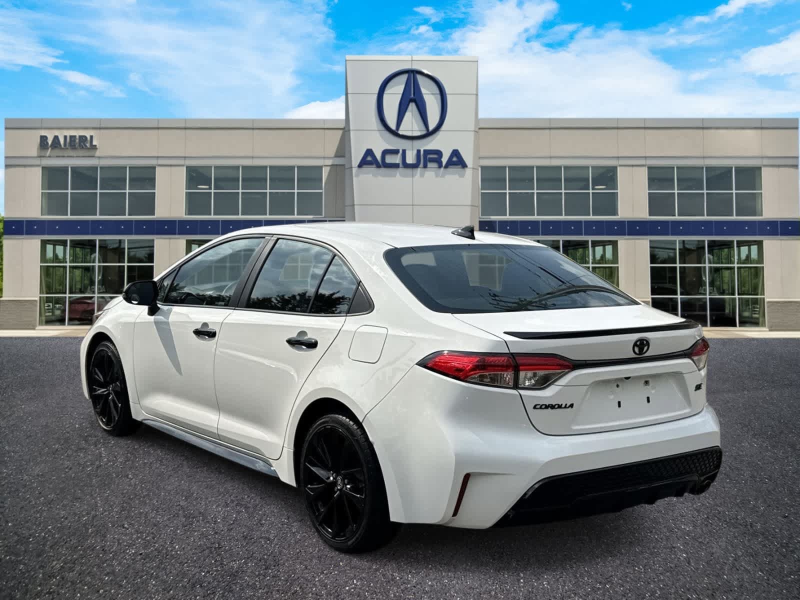 Used 2022 Toyota Corolla SE w/ Carpet Mat Package (TMS) FWD image 3