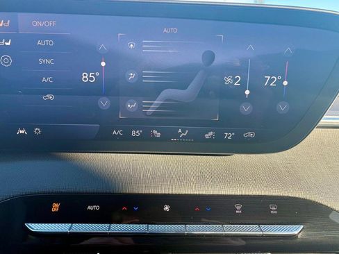 Used 2026 Buick Enclave Sport Touring w/ Power Package image 30