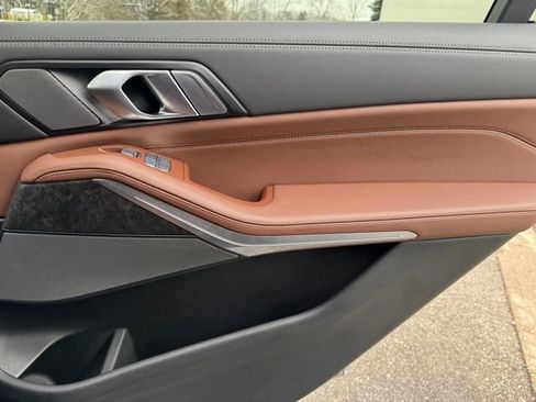 Certified 2023 BMW X7 xDrive40i w/ Executive Package image 29