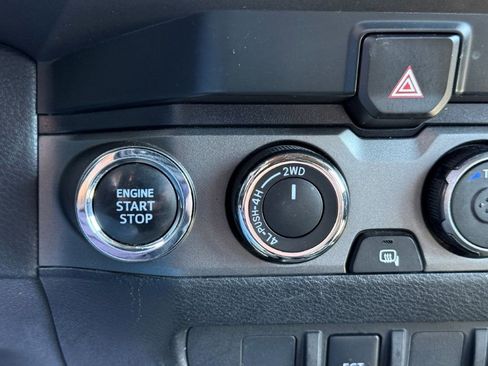 Used 2023 Toyota Tacoma TRD Off-Road AWD/4WD image 30