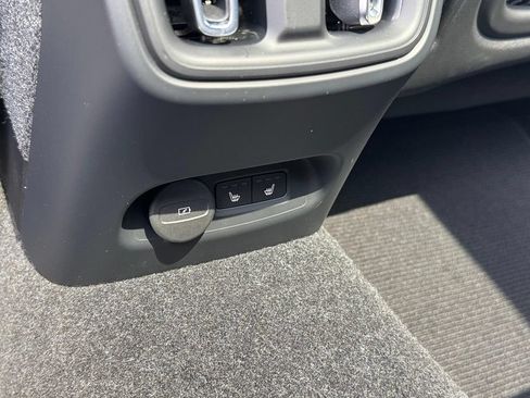Certified 2023 Volvo XC40 Recharge Ultimate AWD/4WD image 10