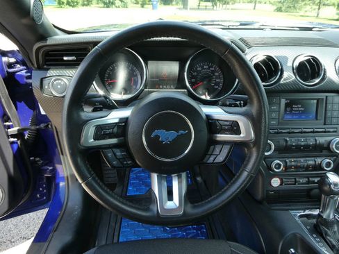 Used 2015 Ford Mustang Coupe RWD image 11
