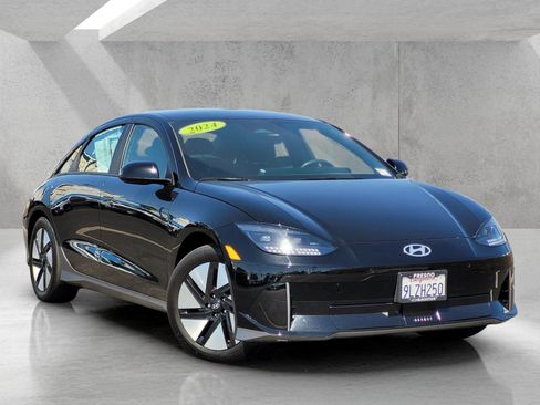 Used 2024 Hyundai Ioniq 6 SE RWD image 1