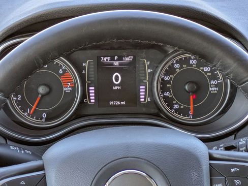 Certified 2019 Jeep Cherokee Latitude Plus w/ Comfort/Convenience Group image 21