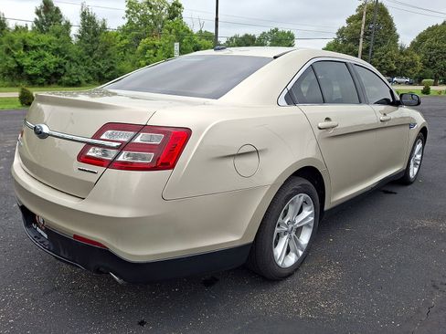 Used 2017 Ford Taurus SE FWD image 24