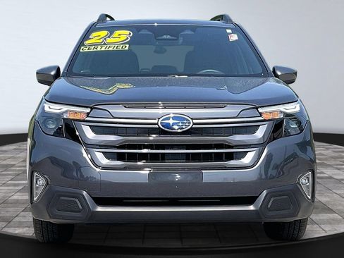 Certified 2025 Subaru Forester Premium AWD/4WD image 3
