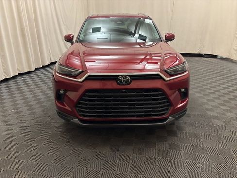 Used 2024 Toyota Grand Highlander Platinum image 2