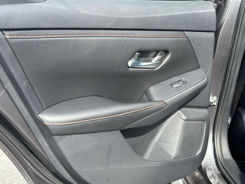 Used 2025 Nissan Sentra SR FWD image 28