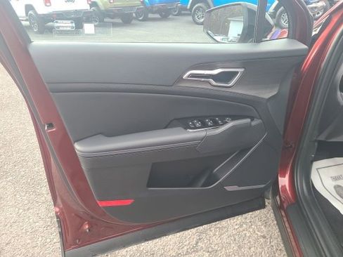 Used 2025 Kia Sportage X-Line w/ Premium Package image 10