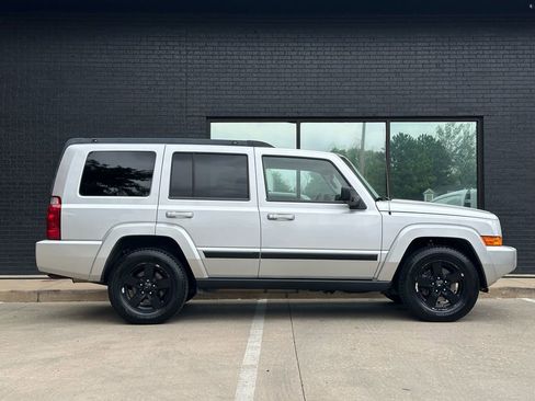 Used 2008 Jeep Commander Sport image 10