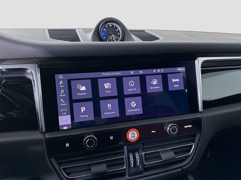 Used 2025 Porsche Macan image 15