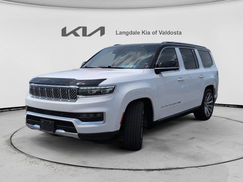Used 2023 Jeep Grand Wagoneer Series II AWD/4WD image 11