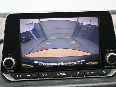 Used 2022 Nissan Rogue SV image 21