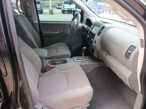 Used 2021 Nissan Frontier SV AWD/4WD image 11