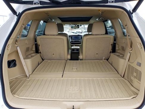 Used 2016 Toyota Highlander Limited image 26