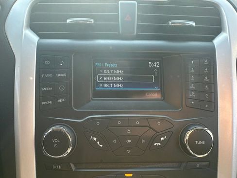 Used 2015 Ford Fusion SE FWD image 7